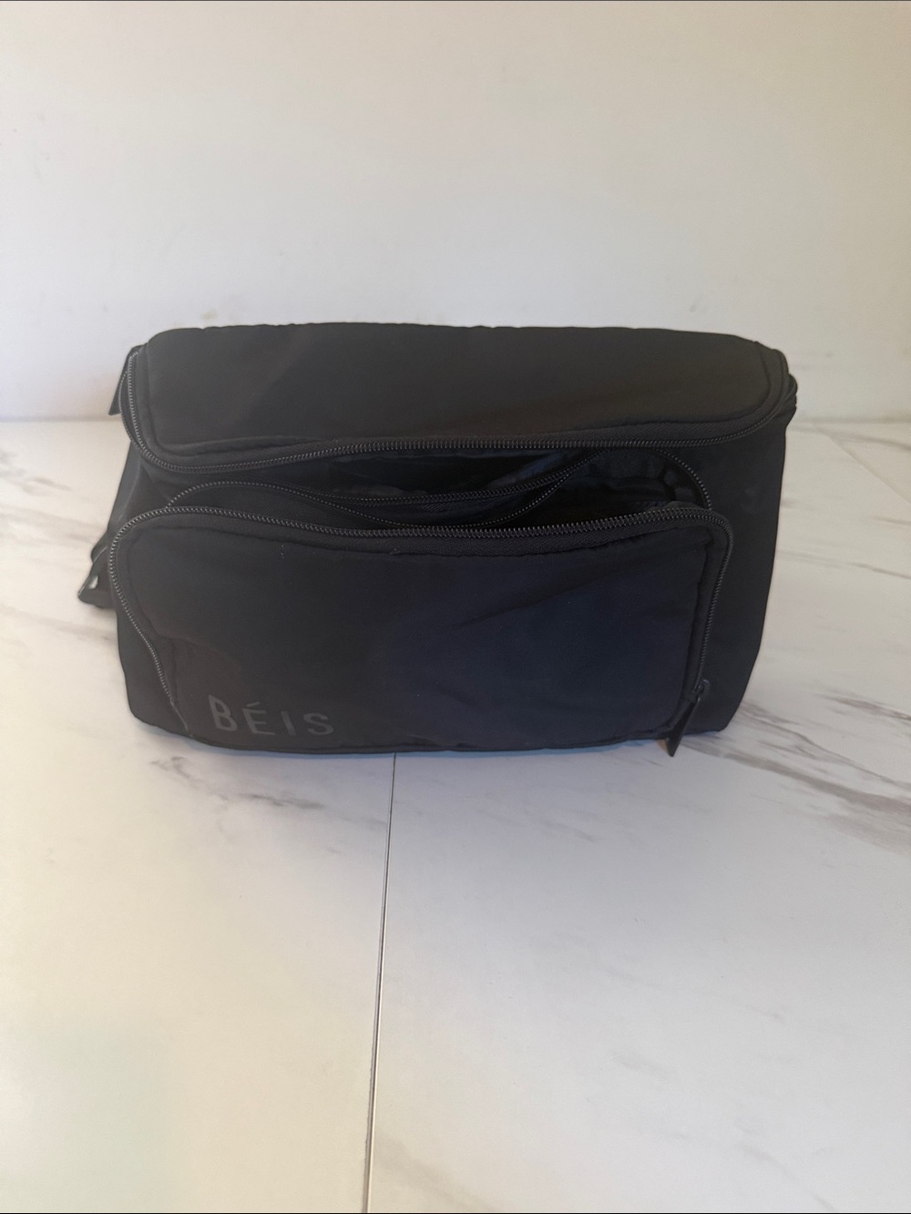 Beis The Dopp Kit Travel Bag In Black